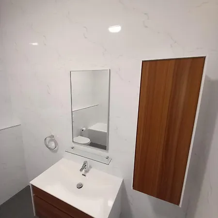 3-bedroom In The Heart Of Apartment *